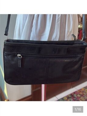 Cabin Creek Crossbody bag  black leather  back exterior pocket 2 zipper sections